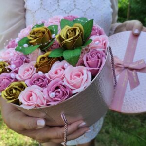 rose and gold szappanvirág doboz